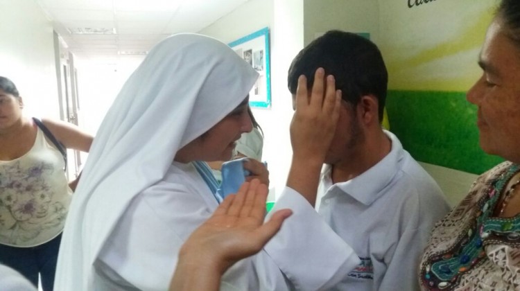 Documental “Drogas, Soy Libre” por Frank Zapata y charla “El amor de Dios sana” por la madre Gabriela del amor