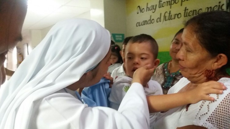 Documental “Drogas, Soy Libre” por Frank Zapata y charla “El amor de Dios sana” por la madre Gabriela del amor