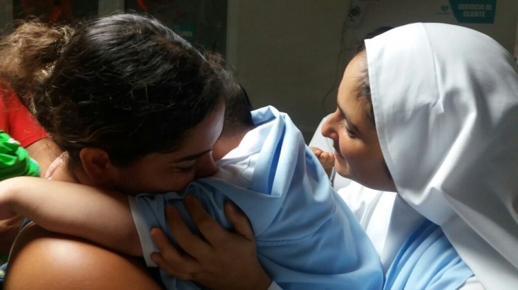 Documental “Drogas, Soy Libre” por Frank Zapata y charla “El amor de Dios sana” por la madre Gabriela del amor