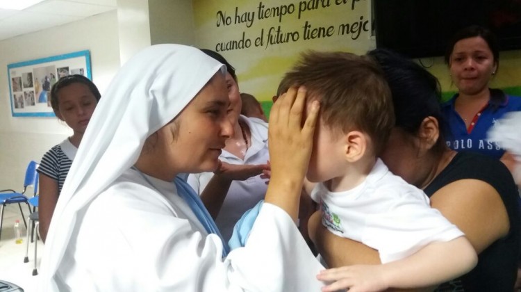 Documental “Drogas, Soy Libre” por Frank Zapata y charla “El amor de Dios sana” por la madre Gabriela del amor