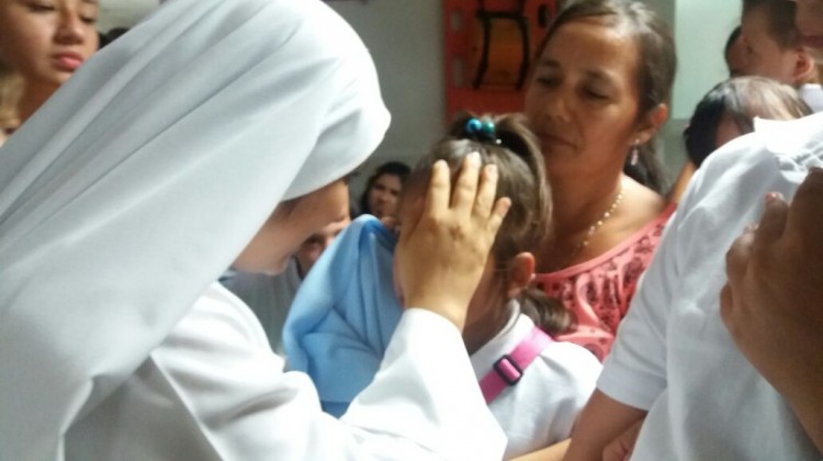 Documental “Drogas, Soy Libre” por Frank Zapata y charla “El amor de Dios sana” por la madre Gabriela del amor